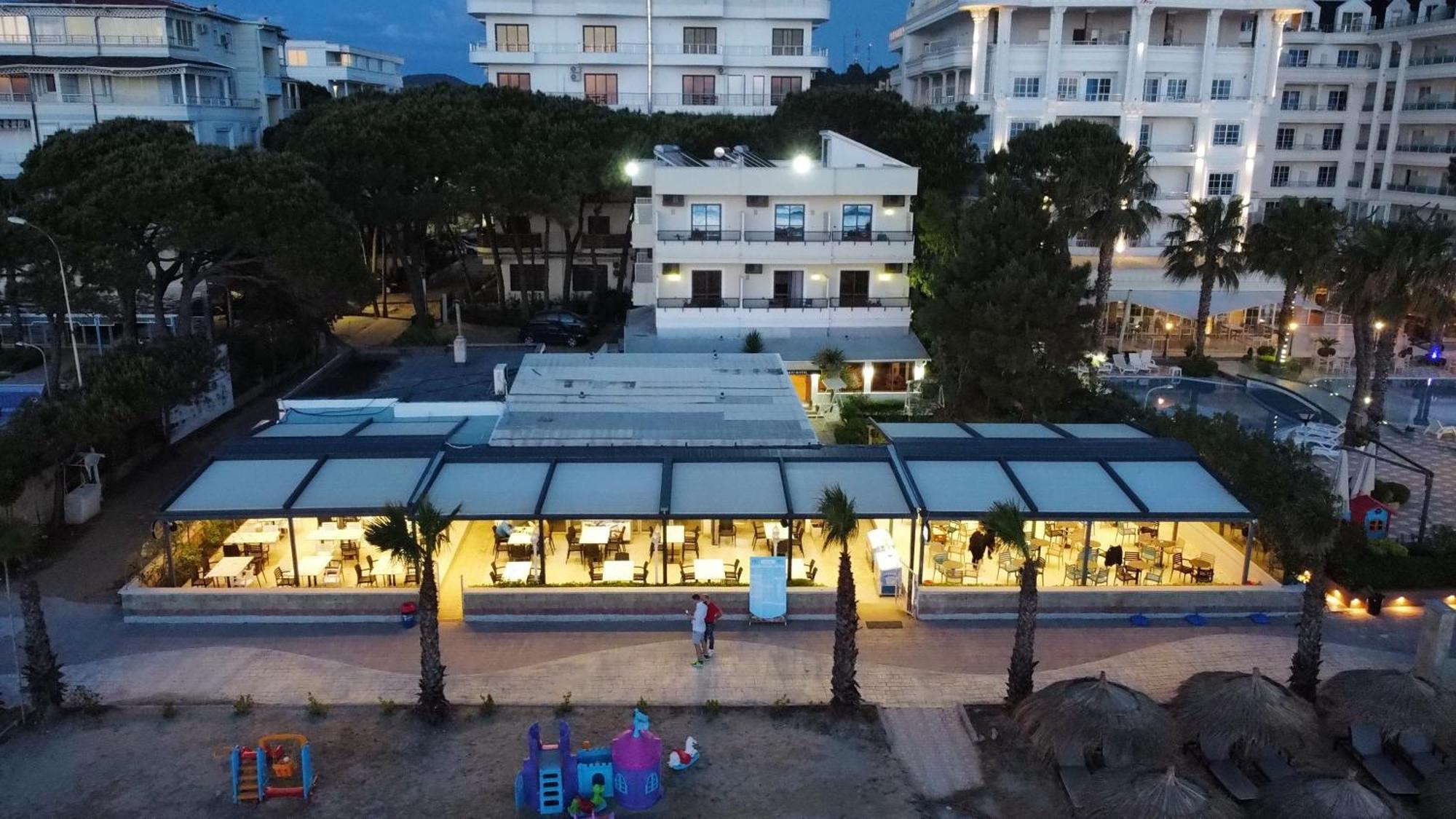Okej Hotel Golem  Luaran gambar